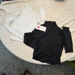 Yogalicious Black and White Cropped Long Sleeve Blouses